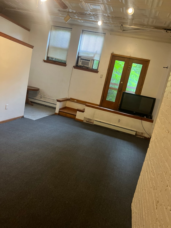 Building Photo - 1580 Electric Ave