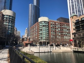 Building Photo - 480 N McClurg Ct