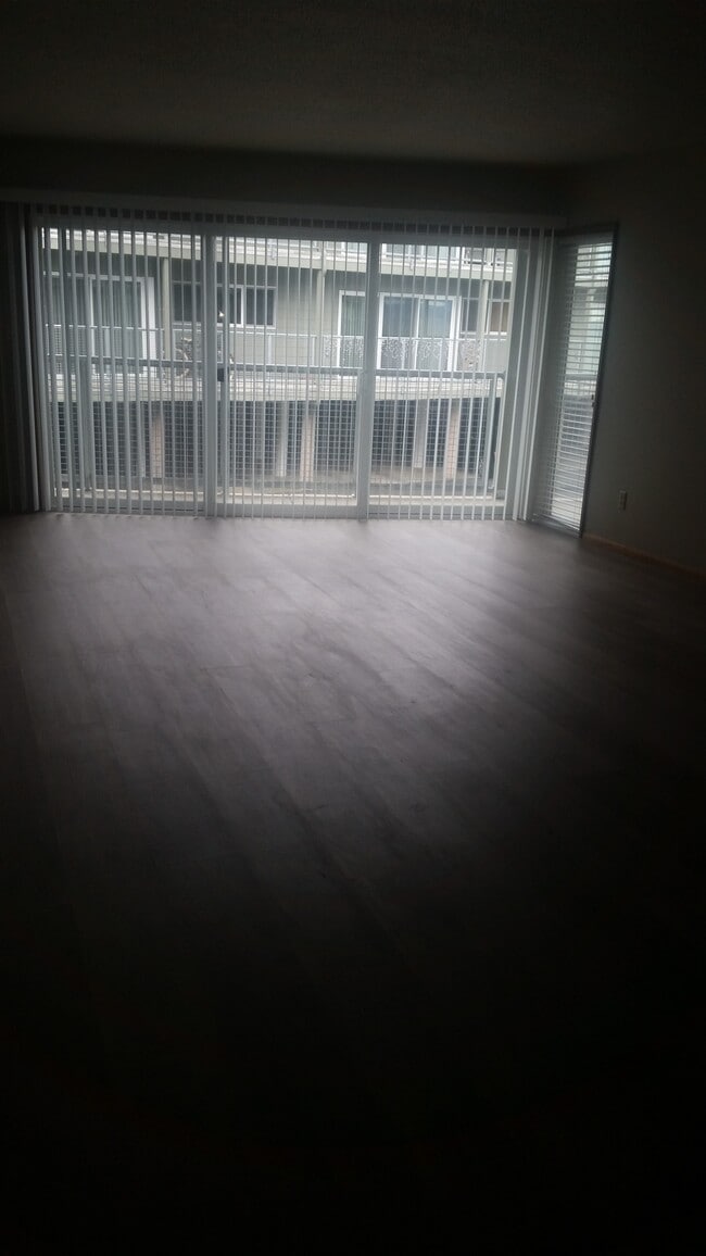 Living Area - 1576 Irving Ave