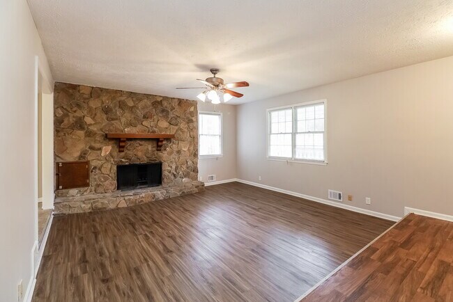 Building Photo - 5090 Great Meadows Rd