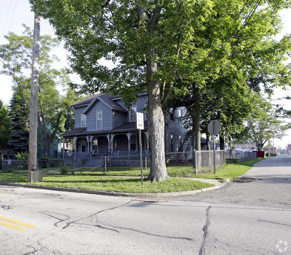 Building Photo - 262 W Riddle Ave