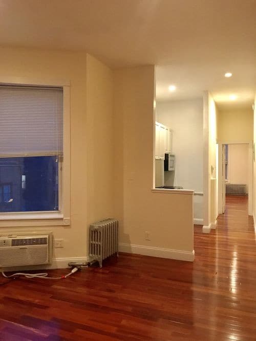 Primary Photo - 340 E 22nd St