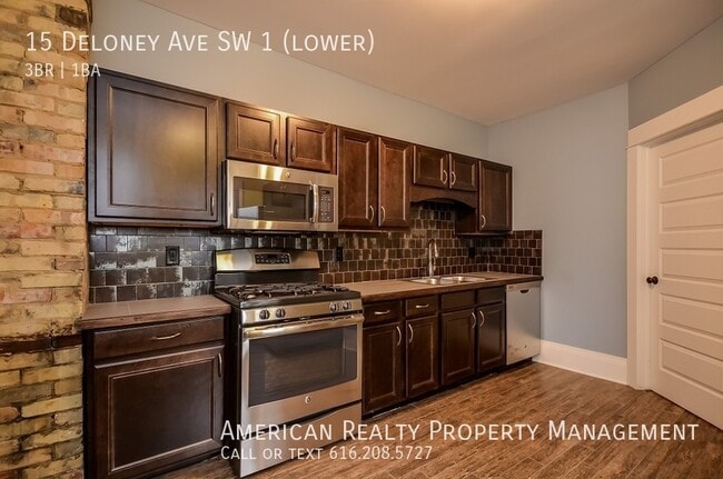 Building Photo - 15 Deloney Ave SW