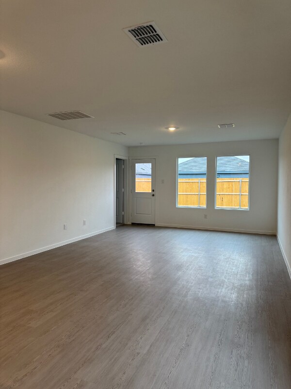 Foto del edificio - 414 Bower Dr