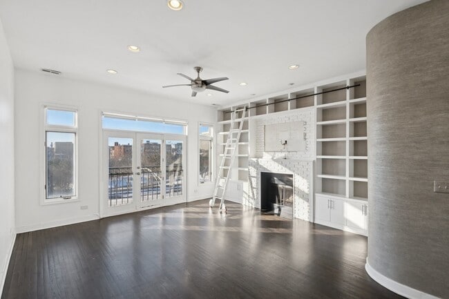 Foto del edificio - 937 N Willard Ct