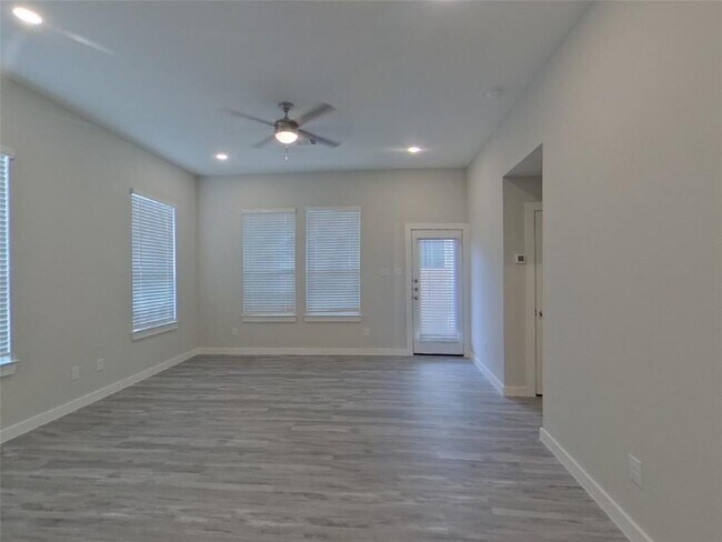 Building Photo - 22816 Terrazzo Dr