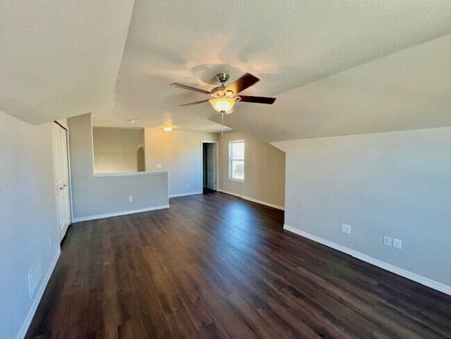 Foto del edificio - Charming 3 Bedroom Home In Falcon Highlands Available Now!