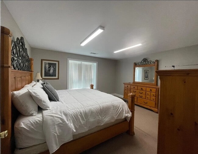 Foto del edificio - 1023 Baker Dr