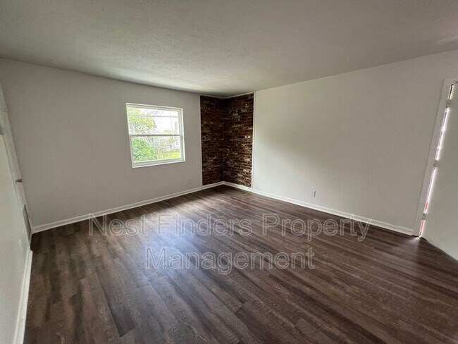 Building Photo - 1229 Willow Branch Ave