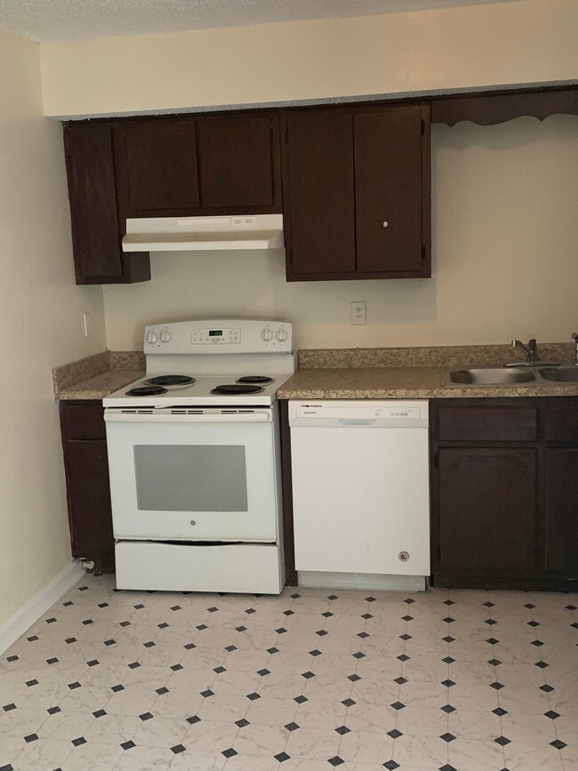 Building Photo - 2057 Orchid Dr