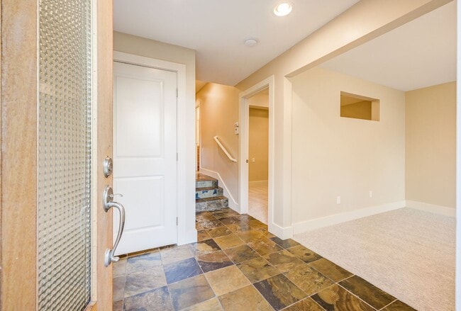 Building Photo - 15 W Dravus St