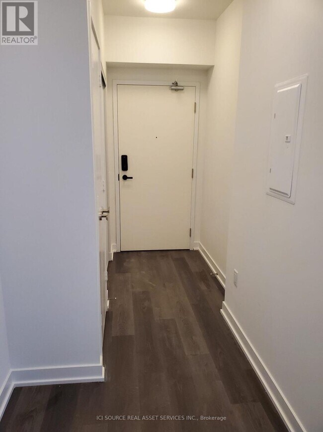 Photo du bâtiment - 3900 Confederation Pkwy