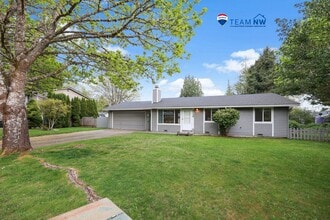 Building Photo - 3730 Hoadly Loop SE