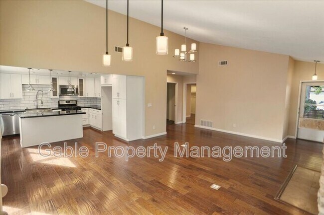 Building Photo - 15806 Ada St