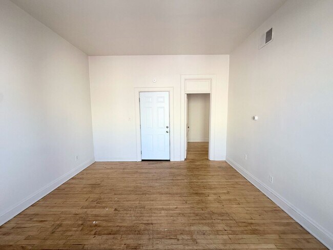 Foto del edificio - 815 Jay St