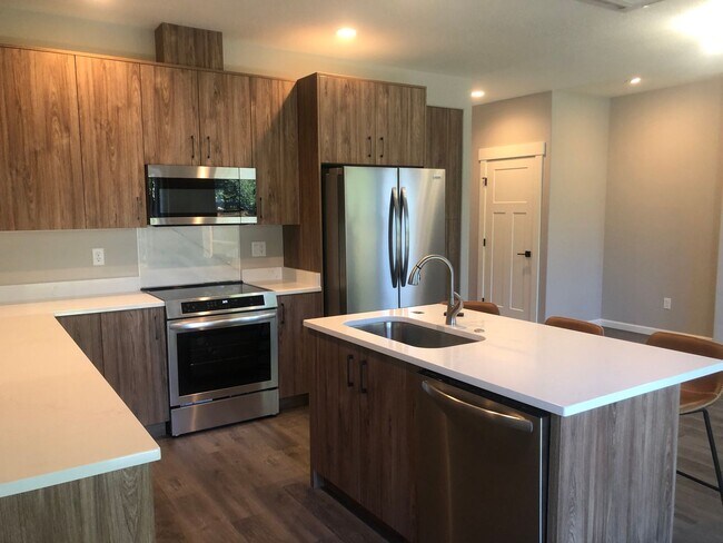 Building Photo - 2243