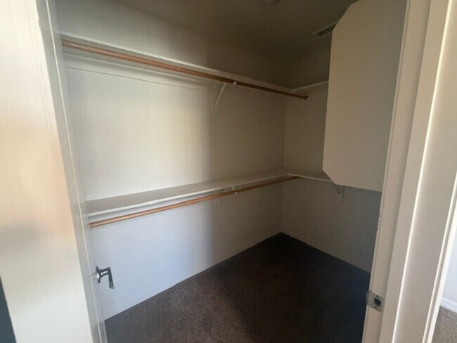 Building Photo - 470 Serenity Ct