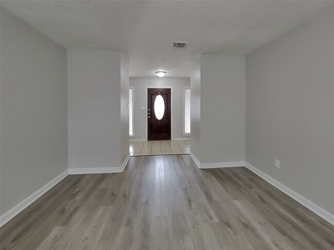 Building Photo - 5503 Jumada Cir