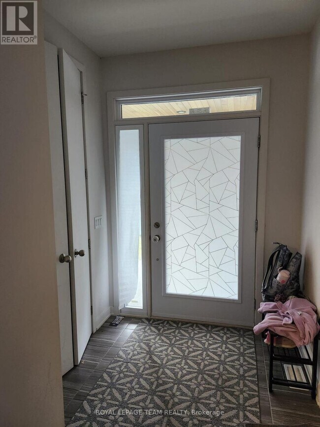 Building Photo - 532 Tenor Rdg