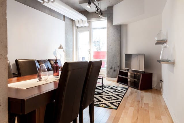 Building Photo - 1200 Rue St-Alexandre