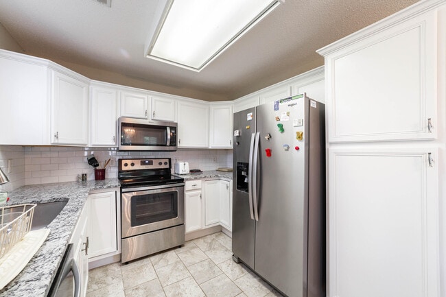 Building Photo - 1209 Ireland Ct