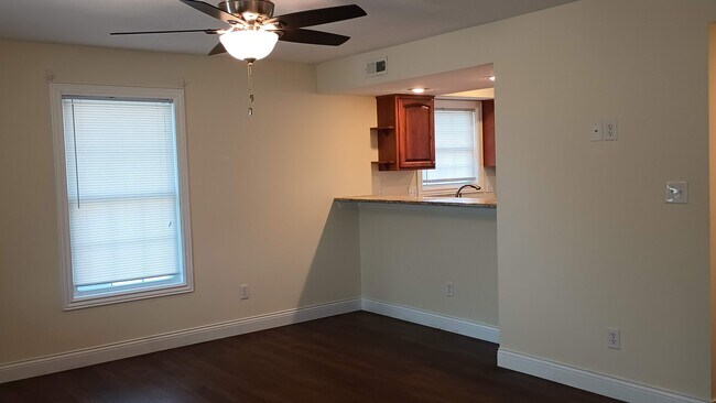 Foto del edificio - 1756 W Countryside Ln