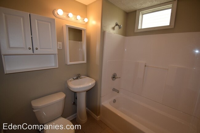 Building Photo - 5 br, 2 bath House - 340 Burley Ave