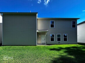 Building Photo - 444 Huisache St