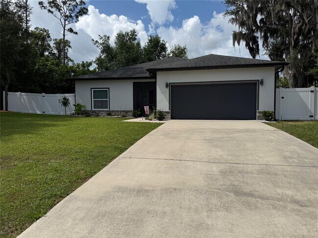 Building Photo - 3007 Hallow Dr