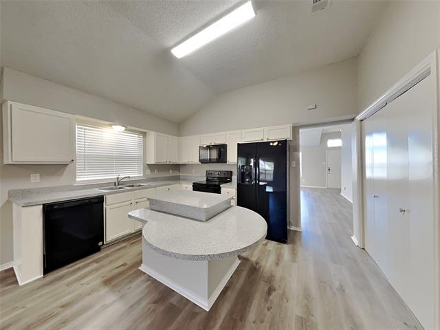 Foto del edificio - 6002 Flyers Ln