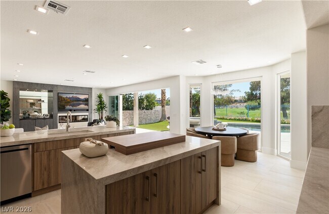 Building Photo - 1833 Corta Bella Dr