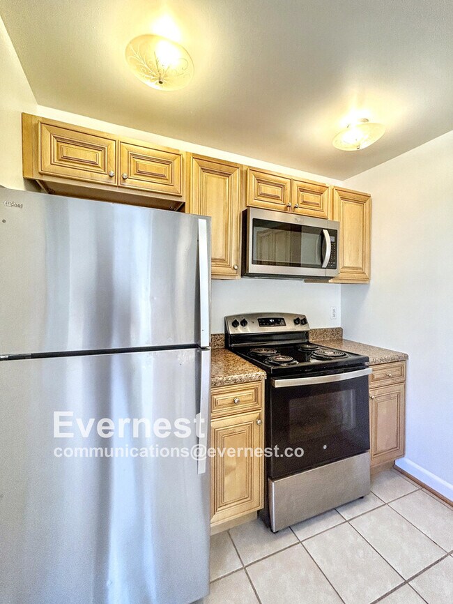 Foto del edificio - 3100 E Marshall St