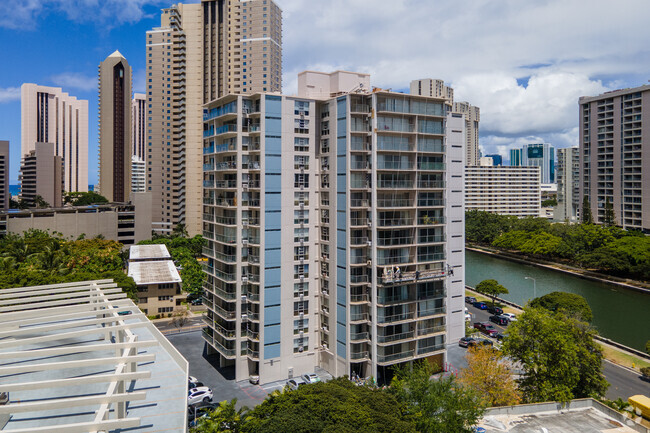 Building Photo - Marina Towers