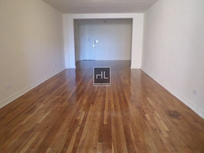 Building Photo - 35-15 Leverich St