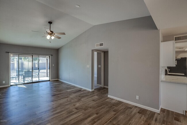 Building Photo - 9375 E Poinsettia Dr