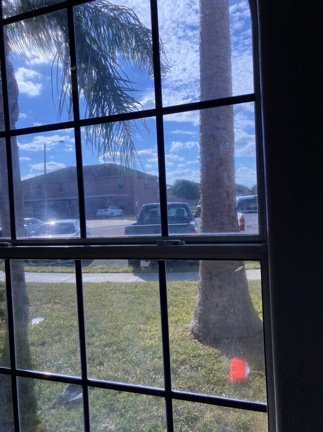 Foto del edificio - 910 English Ave