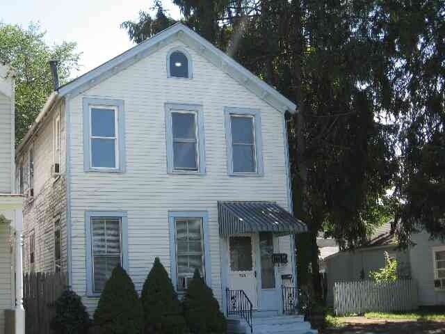 Building Photo - 784 4th Ave