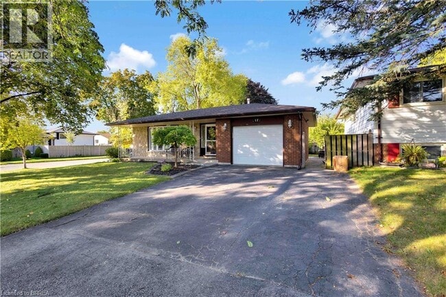 Photo du bâtiment - 17 Penny Ln