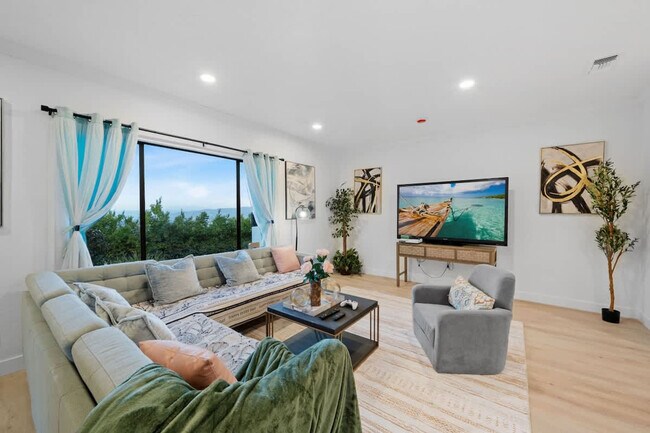 Foto del edificio - 5048 Bluff Pl