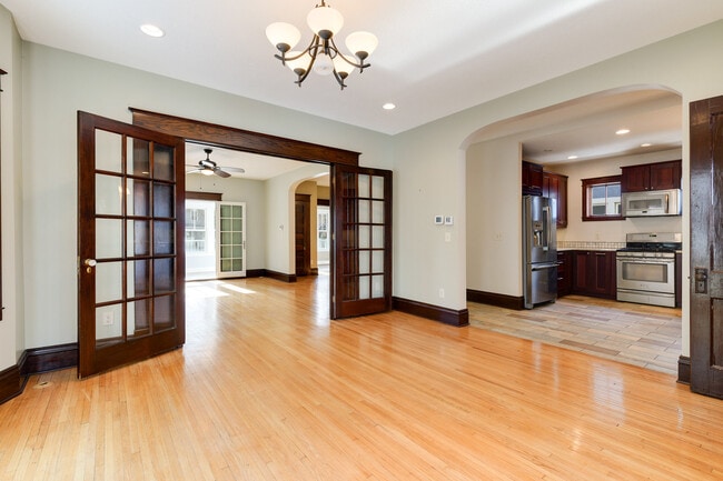 Building Photo - 1395 Englewood Ave