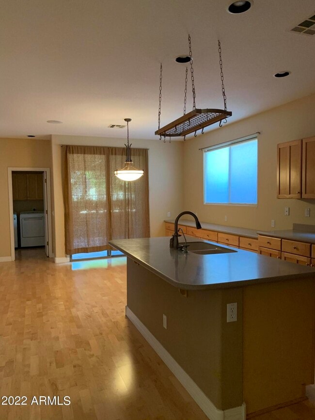 Building Photo - 1144 N Cholla St