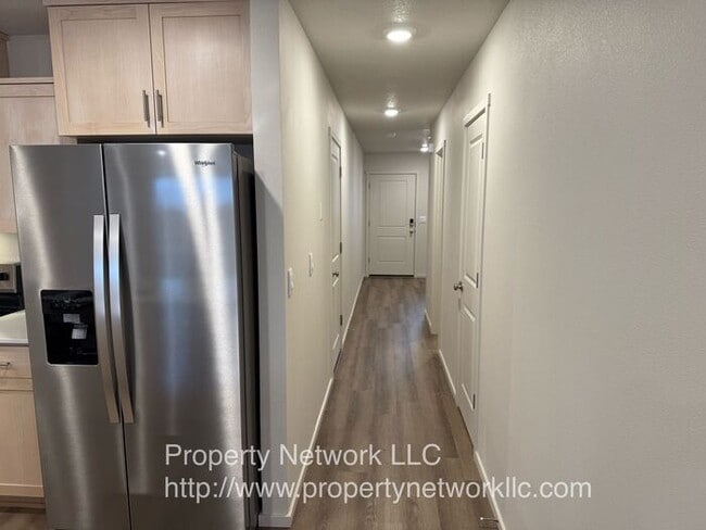 Building Photo - New 3 Bedroom Gresham Townhouse