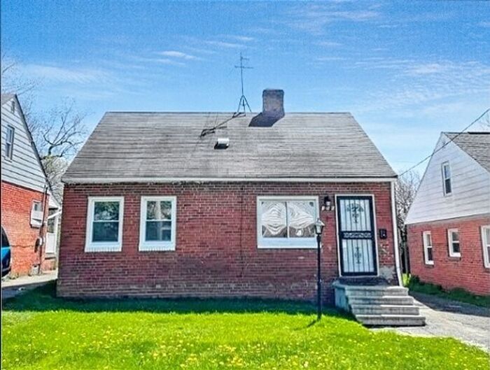 Foto principal - Adorable 3-Bedroom Home with Bright, Invit...
