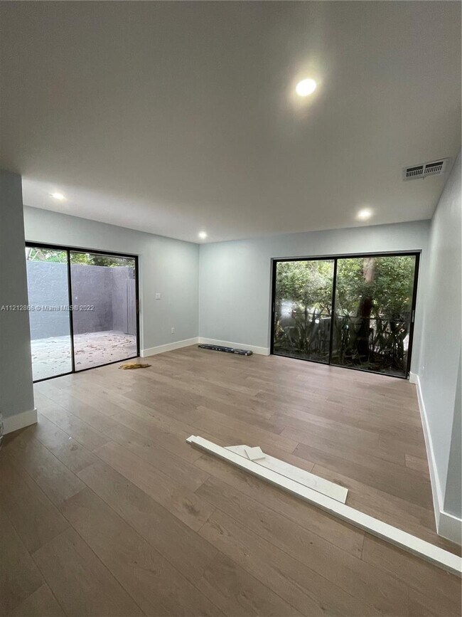 Building Photo - 3795 SW 28th St