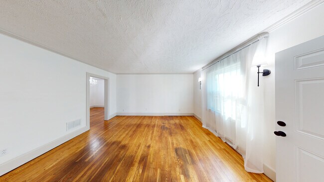 Foto del edificio - 1004 Belmont Ave