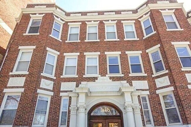 Foto del edificio - HOT Brighton Listing!