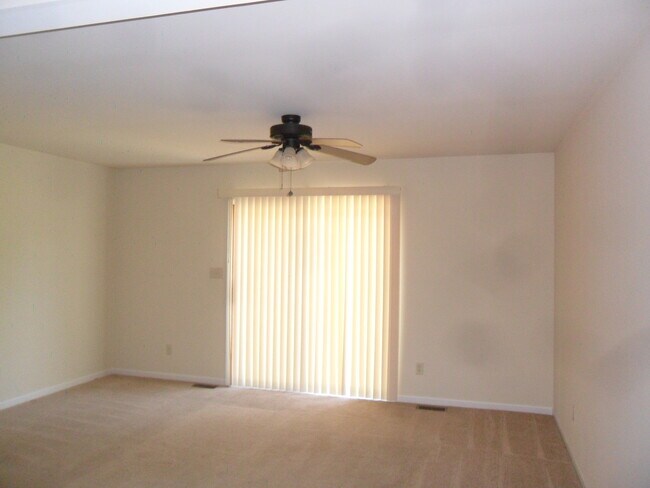 Foto del edificio - 503 Davidson Dr