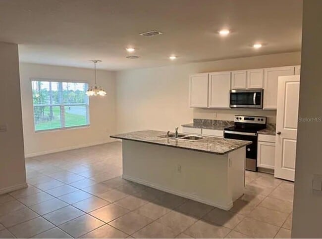 Building Photo - 5 Hickory Course Loop