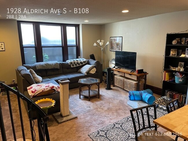 Building Photo - 1928 Aldrich Ave S - B108 - 2 beds, 1 full...