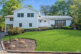 Building Photo - 17 Vista Dr